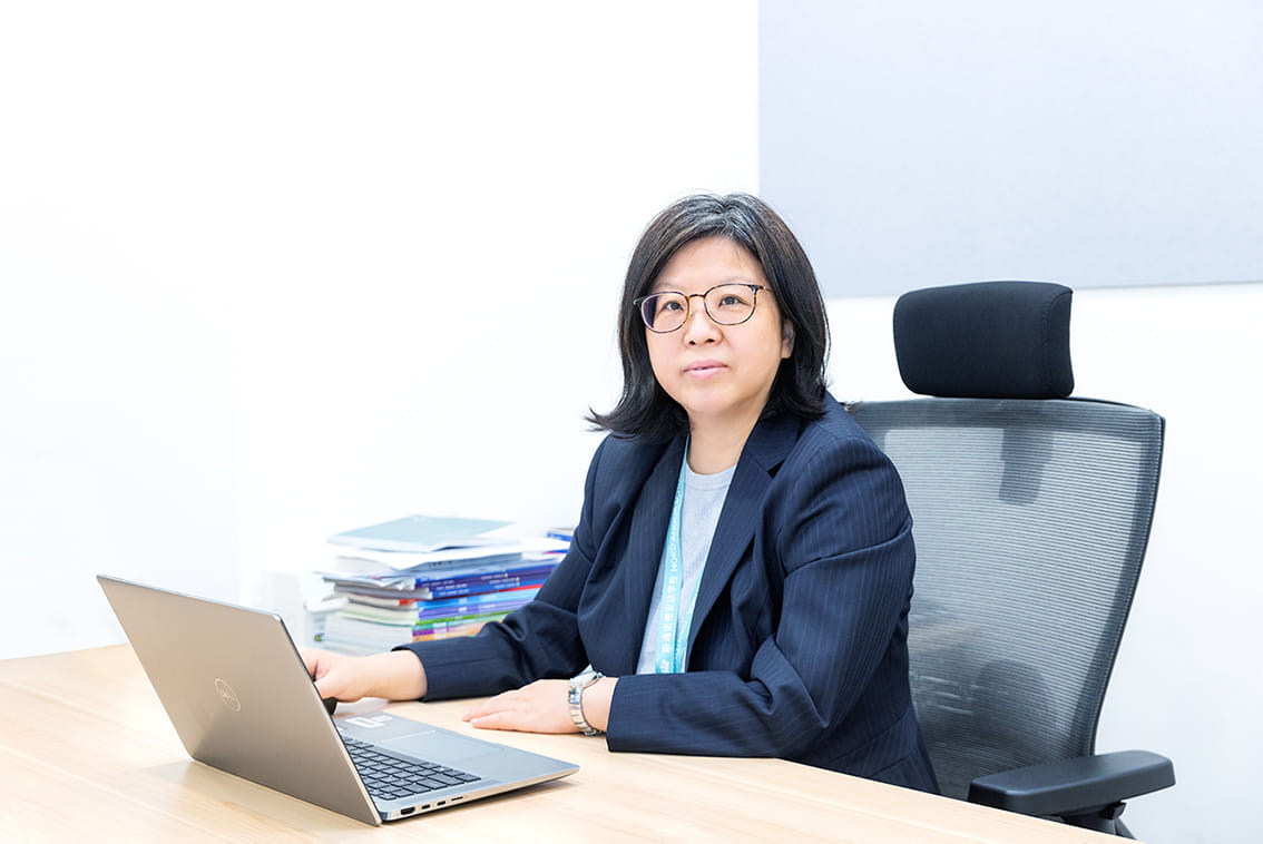 我们的双语教师 | 南通诺德安达学校 - 03 Feature Cards Tabs